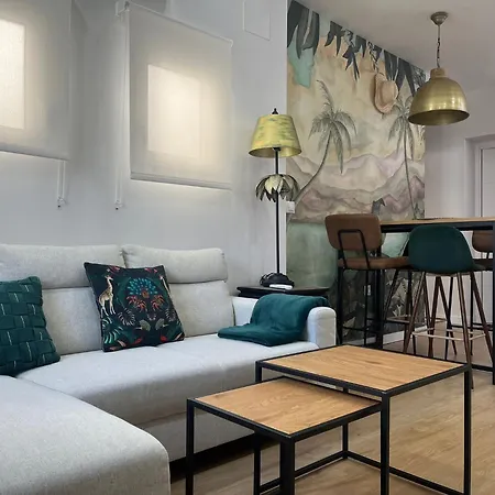 Hidden Gem Penthouse El Meson アパート