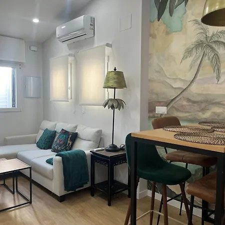 Hidden Gem Penthouse El Meson アパート *